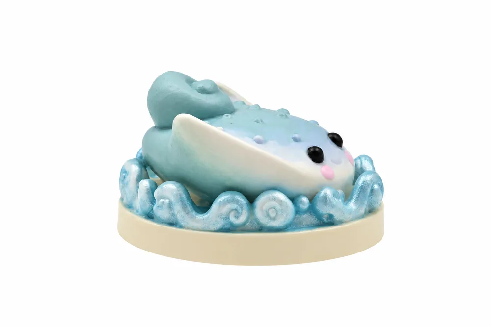 RIPPLED WING Art Toy