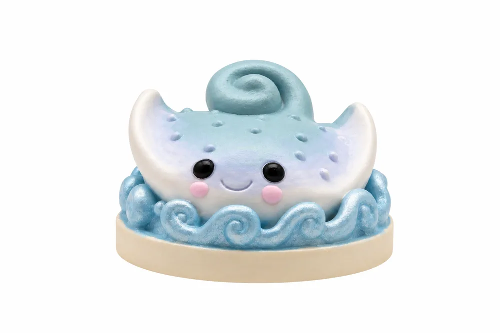 RIPPLED WING Art Toy